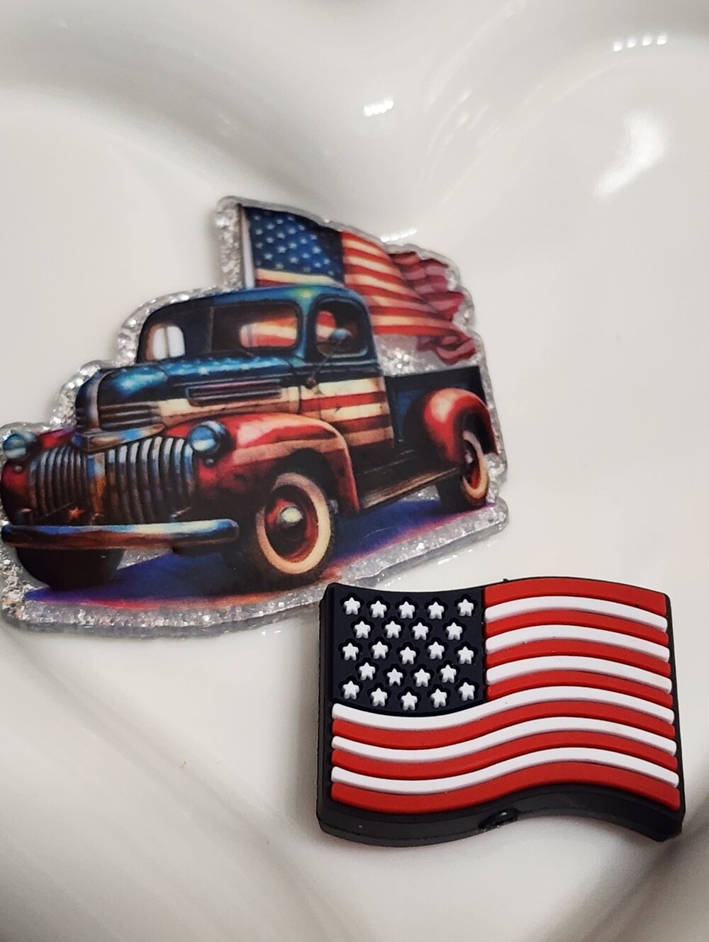 USA Vintage Truck Flatback Focal Bead Badge Crafts Keychain Beaded Pen Magnet